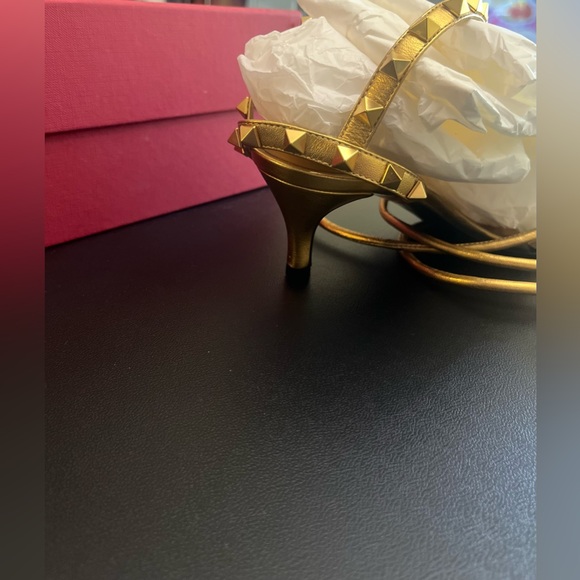 Valentino Garavani GOLD ON GOLD Wrap Around Sandal/Heel - Picture 6 of 9